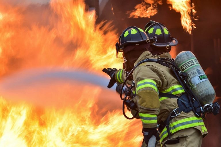 Conheça as vantagens de contratar um seguro contra incêndio para sua casa