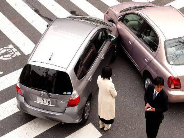 Bati o carro: o que você deve fazer após um acidente? - InstaCarro