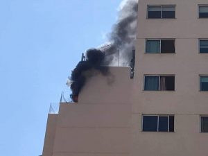 Leia mais sobre o artigo Incêndio atinge apartamento na Rua Mem de Sá, em Icaraí